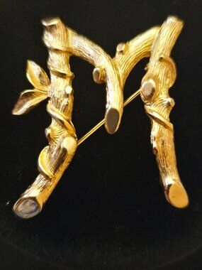 Vintage Sarah Coventry Gold Tone Textured Letter M Brooch Pin